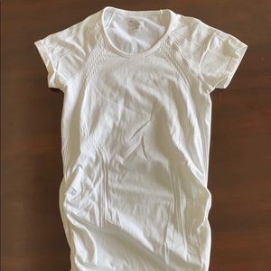 Women’s xs Athleta short sleeve top white